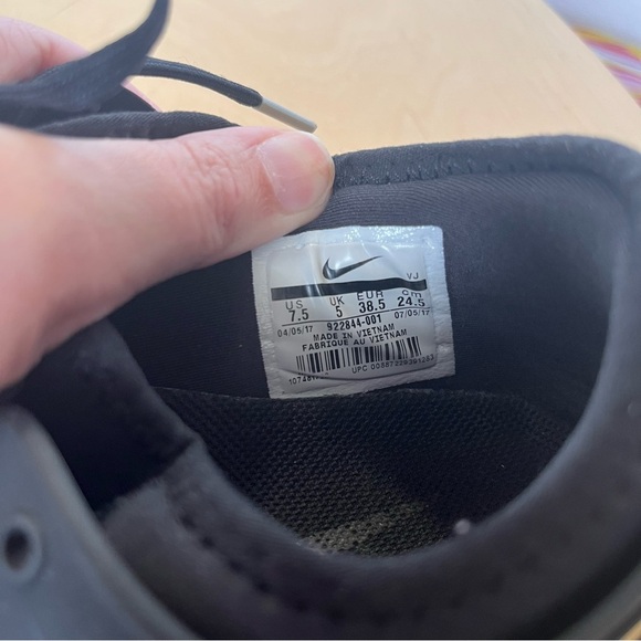 Nike Free Women's Training Shoe Running Sneakers Black and Metallic Size 7.5 - Picture 10 of 11